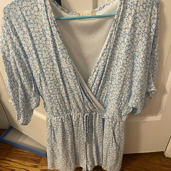Altar'd State Dresses & Skirts - V-neck Altar’d State Romper